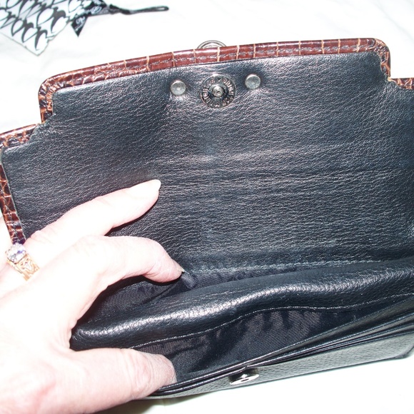 Brighton Black Brown 2 Tone Wallet ~ EUC - Picture 6 of 8